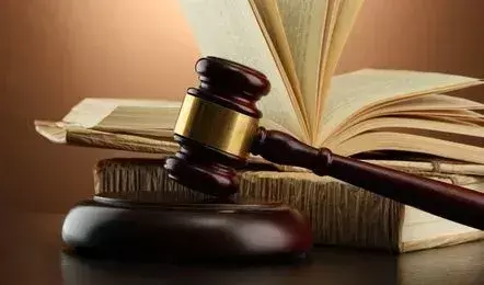 Mumbai Court: మైనర్ బాలికకు “ఫ్లయింగ్ కిస్” ఇచ్చినందుకు  జైలు శిక్ష..