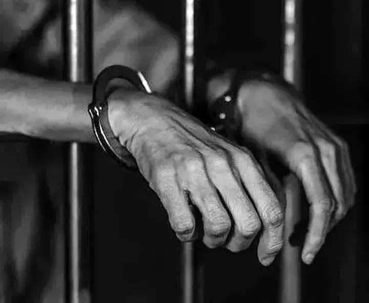 COURT: కారు ఇచ్చిన తండ్రికి మూడేళ్ల జైలు శిక్ష