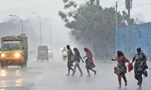 RAIN: అకాల వర్షాలతో అన్నదాతలు ఆగమాగం