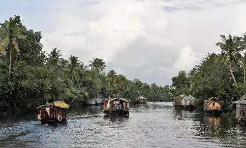 Kerala: కేరళ ఇకపై కేరళం.. పేరు మార్పు ప్రతిపాదనకు కేంద్ర కేబినెట్ ఆమోదం