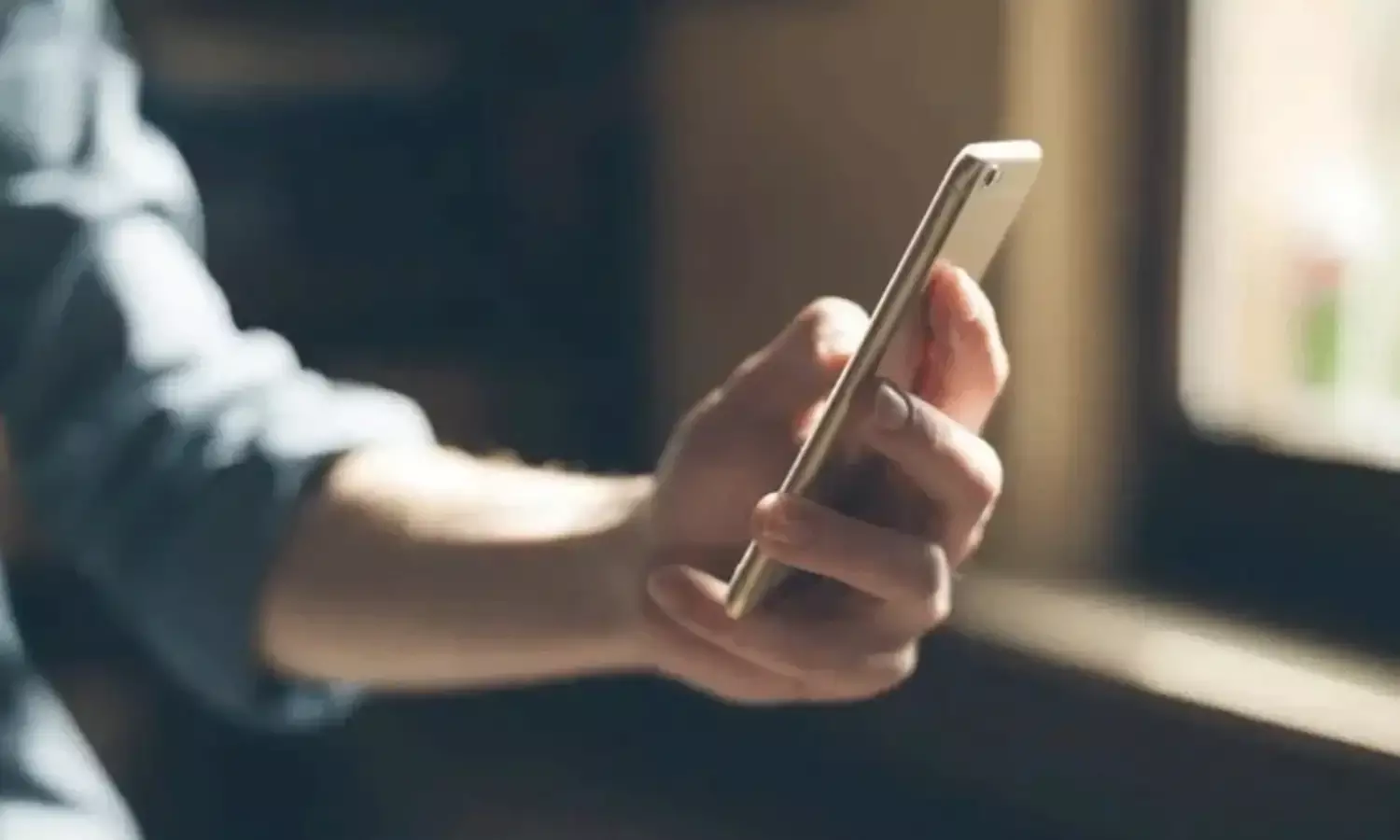 Hyderabad: వీడియో గేమ్స్ చూస్తున్నాడని తండ్రి మందలించడంతో 12 ఏళ్ల బాలుడు ఆత్మహత్య.. Hyderabad: వీడియో గేమ్స్ చూస్తున్నాడని తండ్రి మందలించడంతో 12 ఏళ్ల బాలుడు ఆత్మహత్య..