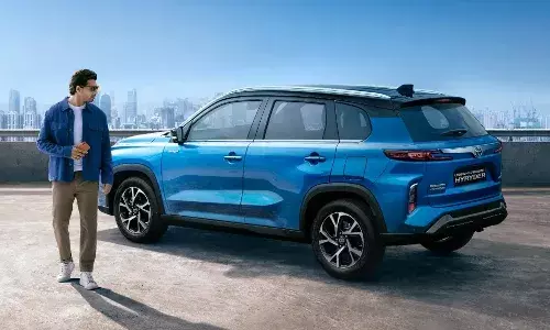 Toyota Sales : ఫ్యామిలీ కార్లంటే టయోటానే.. ఫిబ్రవరి సేల్స్‌లో దుమ్మురేపిన జపాన్ దిగ్గజం.