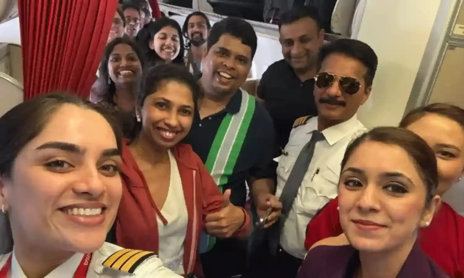 పశ్చిమాసియాలో నెలకొన్న పరిస్థితుల మధ్య దుబాయ్ నుండి ఢిల్లీ చేరుకున్న భారతీయులు.. పశ్చిమాసియాలో నెలకొన్న పరిస్థితుల మధ్య దుబాయ్ నుండి ఢిల్లీ చేరుకున్న భారతీయులు..