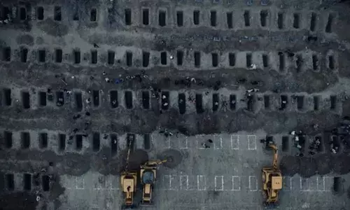 America- Israel War: మరణించిన 160 మంది బాలికలు.. సమాధులు తవ్వుతున్న ఫోటోను షేర్ చేసిన ఇరాన్