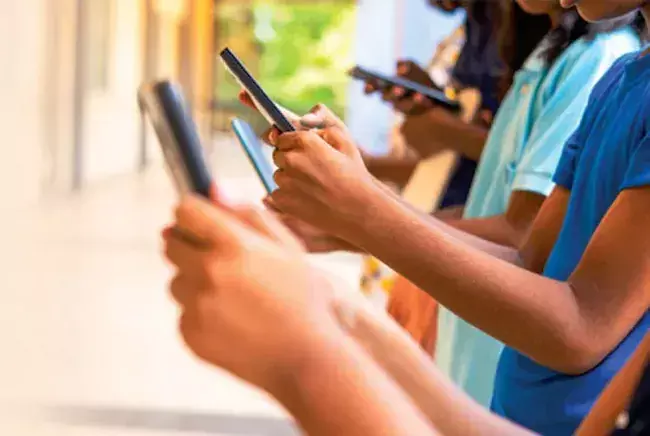 SOCIAL MEDIA: 16 ఏళ్లలోపు పిల్లలకు సోషల్ మీడియా బంద్!