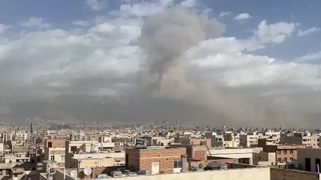 Iran vs US–Israel War Escalates : ఇరాన్ సంచలన ప్రకటన.. ఇజ్రాయెల్, అమెరికా భీకర దాడులు..