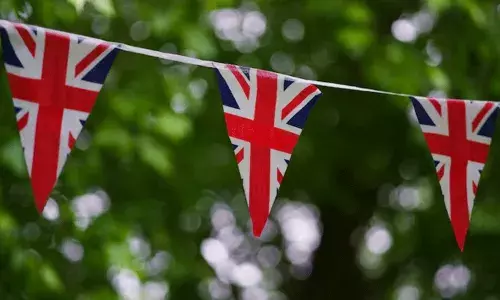 వీసా పరిమితులు ఉన్నప్పటికీ UK లో పెరుగుతున్న భారతీయ విద్యార్థుల సంఖ్య..