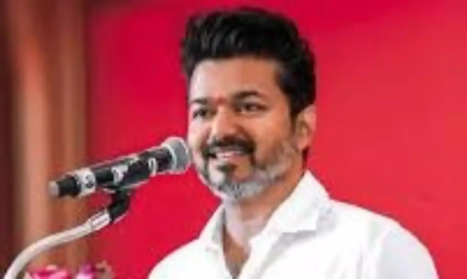 Vijay : విజయ్ కు ఆదిలోనే ఎదురుదెబ్బలు..!