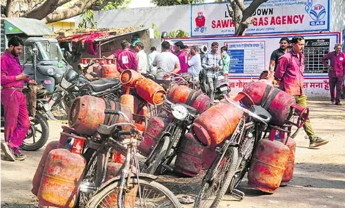 TG: ఆస్పత్రుల్లో రోగులకు తప్పని గ్యాస్ కష్టాలు TG: ఆస్పత్రుల్లో రోగులకు తప్పని గ్యాస్ కష్టాలు