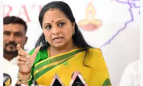 Kalvakuntla Kavitha : కవితకు మళ్లీ చిక్కులు.. వదలని సీబీఐ..