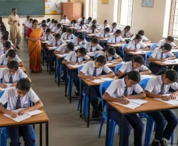 SSC: తెలంగాణలో పదో తరగతి పరీక్షలు ప్రారంభం SSC: తెలంగాణలో పదో తరగతి పరీక్షలు ప్రారంభం