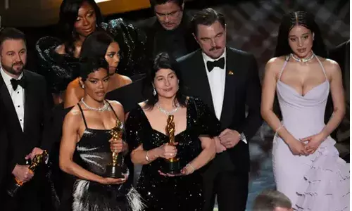 OSCARS: ఆస్కార్ అవార్డుల్లో వన్ బ్యాటిల్ ఆఫ్టర్ అనదర్ ‘సిక్సర్’ OSCARS: ఆస్కార్ అవార్డుల్లో వన్ బ్యాటిల్ ఆఫ్టర్ అనదర్ ‘సిక్సర్’