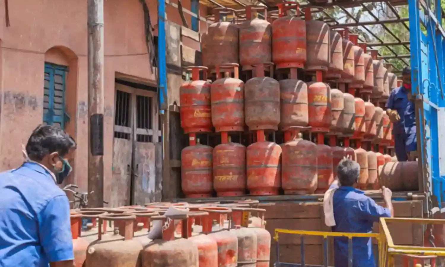 ఎల్పీజీ కేవైసీ: గృహ వినియోగదారులకు బయోమెట్రిక్ ధృవీకరణ తప్పనిసరి