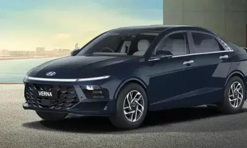 Hyundai Verna : సెడాన్ మార్కెట్లో వెర్నా వైభవం.. డీలర్‌షిప్‌లకు చేరిన కొత్త ఫేస్‌లిఫ్ట్ మోడల్.