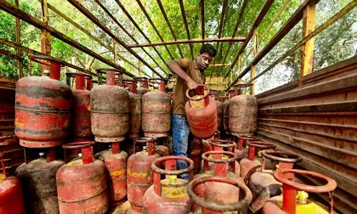 LPG E-KYC: ఎల్‌పీజీ ఈ-కేవైసీపై నెలకొన్న గందరగోళానికి తెరదించిన కేంద్రం