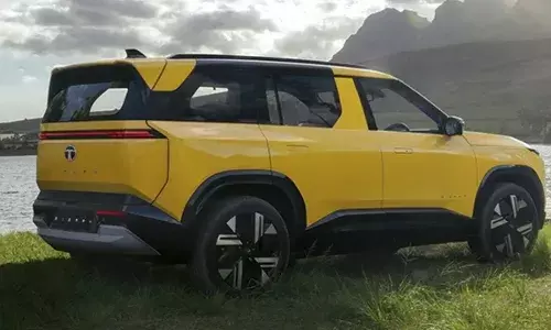 Tata Motors : రోడ్లపై టాటా మోటార్స్ విశ్వరూపం.. కొత్త 15 కార్లతో మార్కెట్ పై దండయాత్ర.