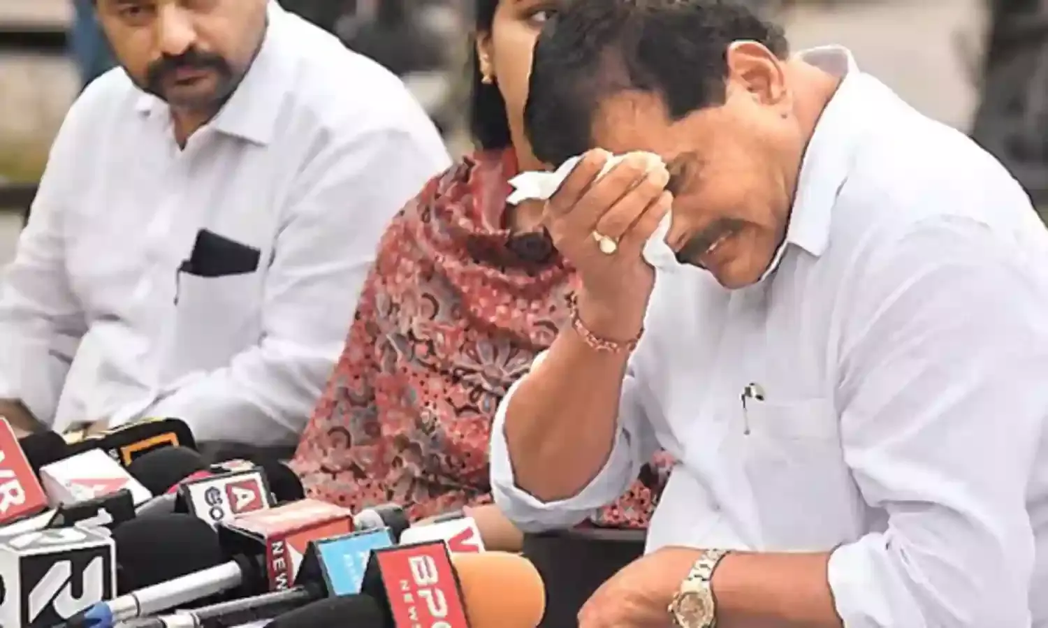 SHARMILA: బొత్స..ఎంత ఏడ్చినా తక్కువే SHARMILA: బొత్స..ఎంత ఏడ్చినా తక్కువే