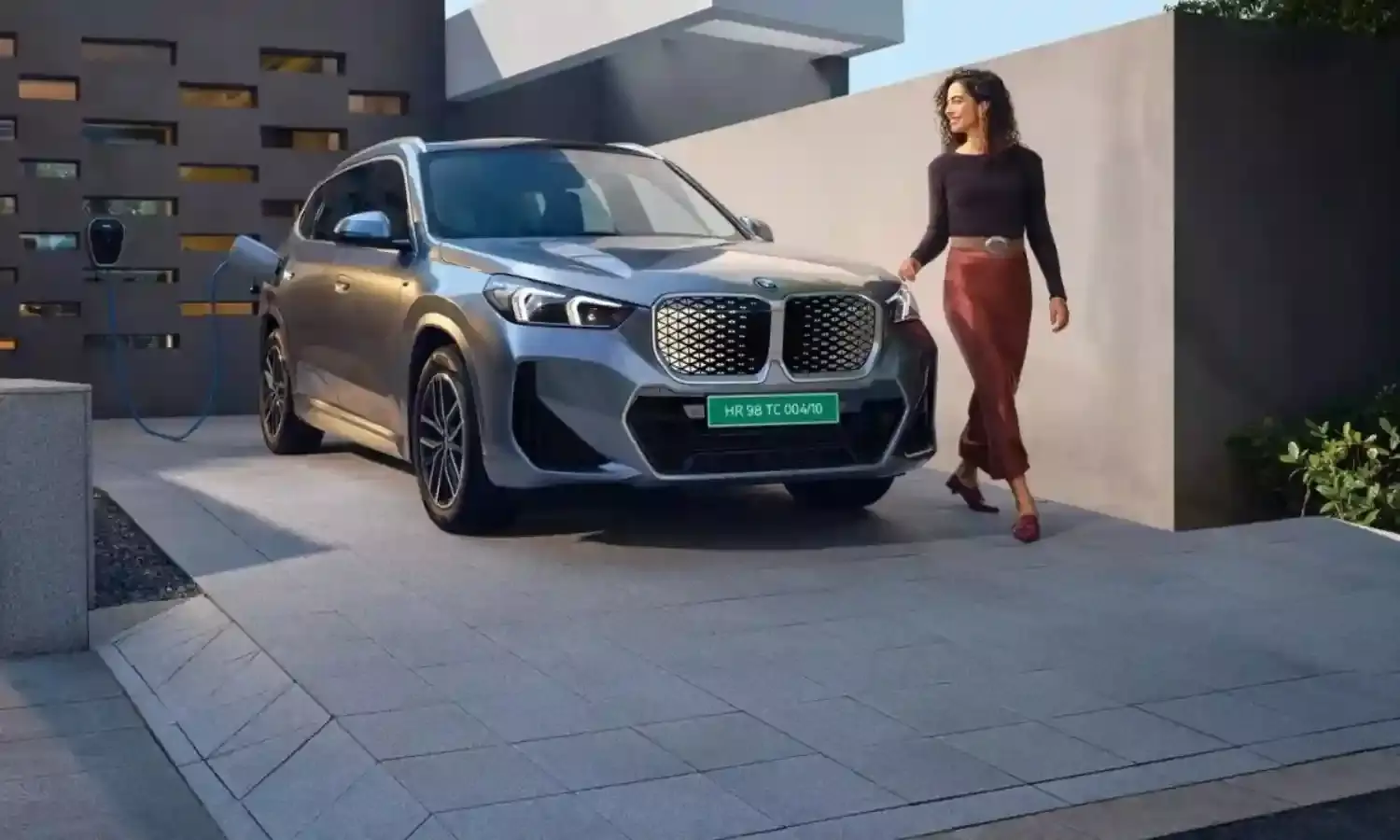 BMW : బిఎమ్‌డబ్ల్యూ ఎలక్ట్రిక్ కార్ల జోరు.. లగ్జరీ ఈవీ మార్కెట్లో 80% వాటా.. సంపన్నుల ఫేవరెట్ ఇదే.