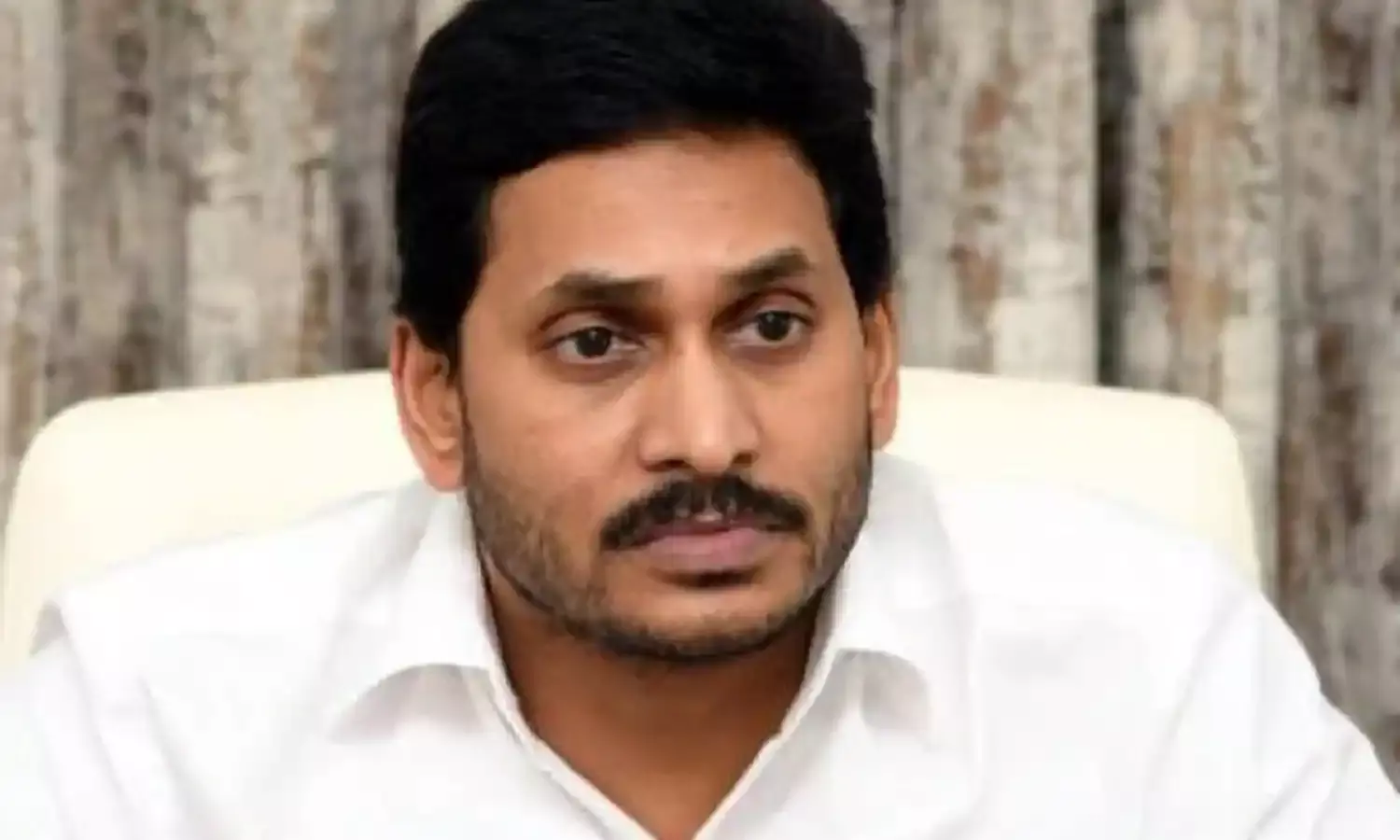YS Jagan : అమరావతిని అడ్డుకోలేవ్ జగన్..!