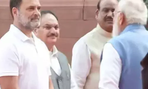 Modi-Rahul  : పార్లమెంటు ప్రాంగణంలో  మోదీ, రాహుల్ గాంధీ సంభాషణ..