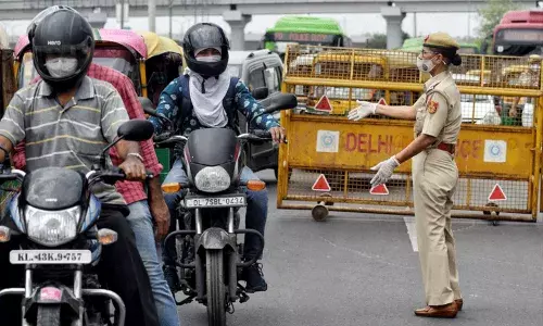 Delhi: 2028 పెట్రోల్ బైకులకు రిజిస్ట్రేషన్ బంద్.. ఈవీల వినియోగానికి ప్రోత్సాహకాలు