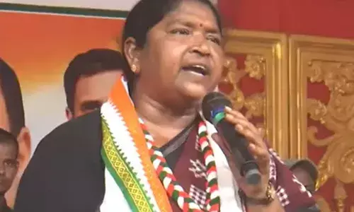 SEETHAKKA: తప్పుడు ప్రచారం చేస్తే చెప్పు తెగుతుంది: మంత్రి సీతక్క