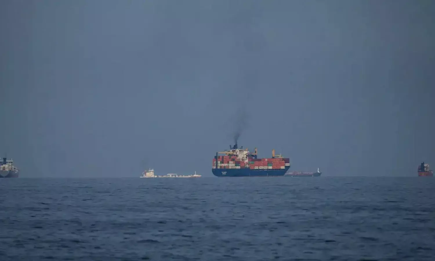 Hormuz Strait: హర్మూజ్ జలసంధి వద్ద నిలిచిన 15 భారత నౌకలు