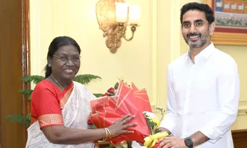 LOKESH: రాష్ట్రపతిని కలిసిన మంత్రి లోకేశ్
