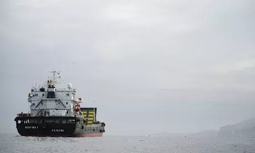 Trump: ఓడరేవులు, తీరప్రాంతాలకు వెళ్లే నౌకల్ని అడ్డుకుంటున్న అమెరికా -ఇరాన్‌ దిగ్బంధనం!