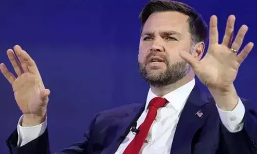 Jd Vance : జేడీ వాన్స్‌ బృందం పాక్‌ పర్యటన వాయిదా..అమెరికా-ఇరాన్ చర్చల్లో ప్రతిష్టంభన.